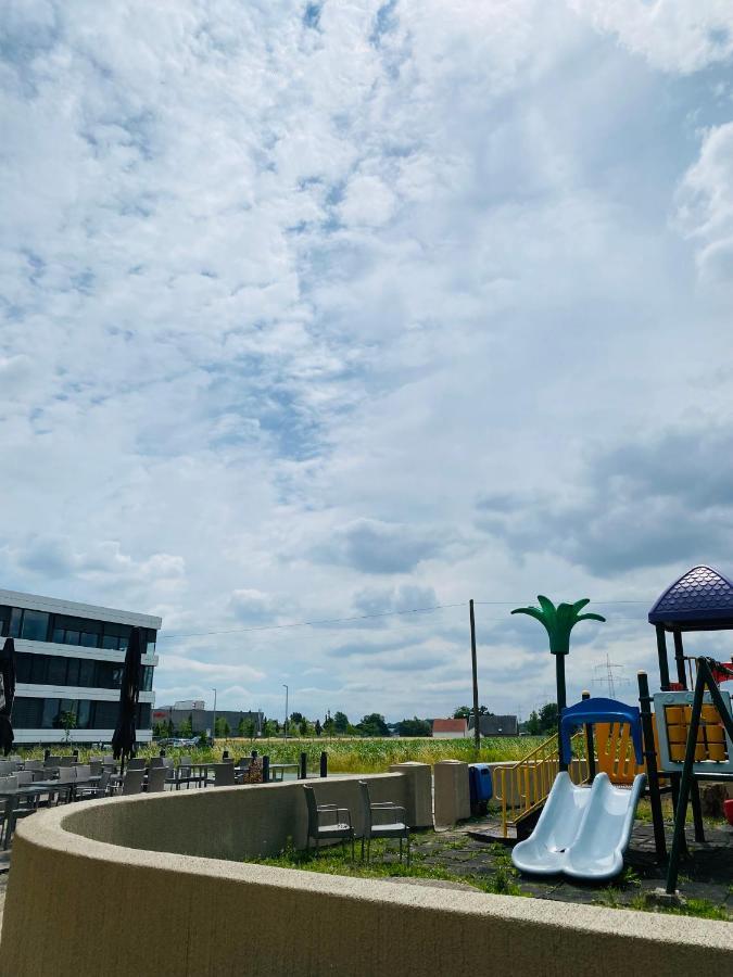 Phoenix Apartments - Monteurwohnung Mit Riesiger Parkflaeche Bielefeld Eksteriør bilde